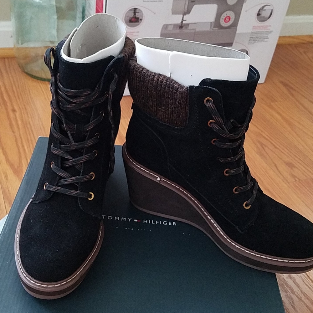 Tommy Hilfiger Solenne Wedge bootie